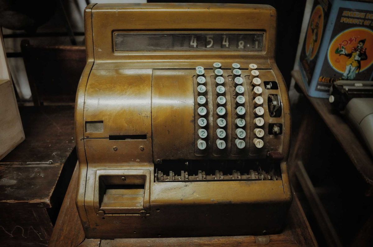 An old-fashioned cash register.