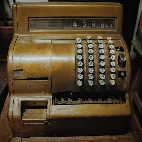 An old-fashioned cash register.